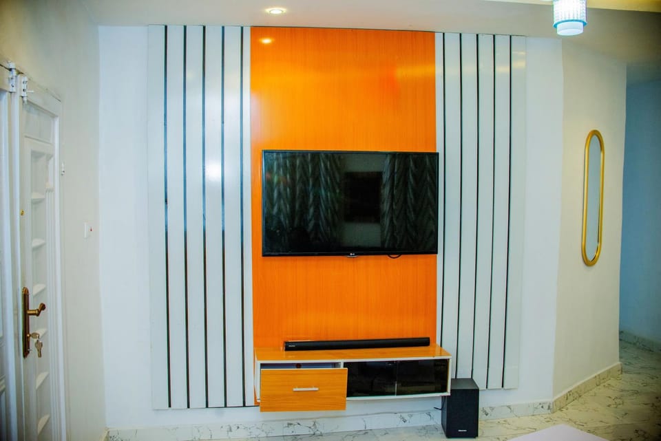 Communal lounge/ TV room, TV and multimedia, Evening entertainment, wardrobe