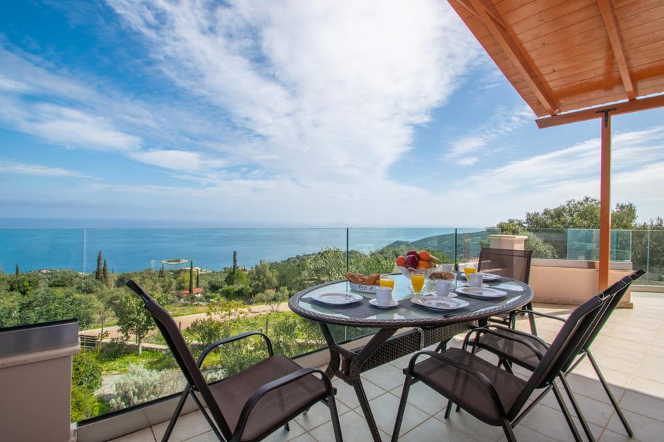 Day, Natural landscape, View (from property/room), Balcony/Terrace, Dining area, Sea view