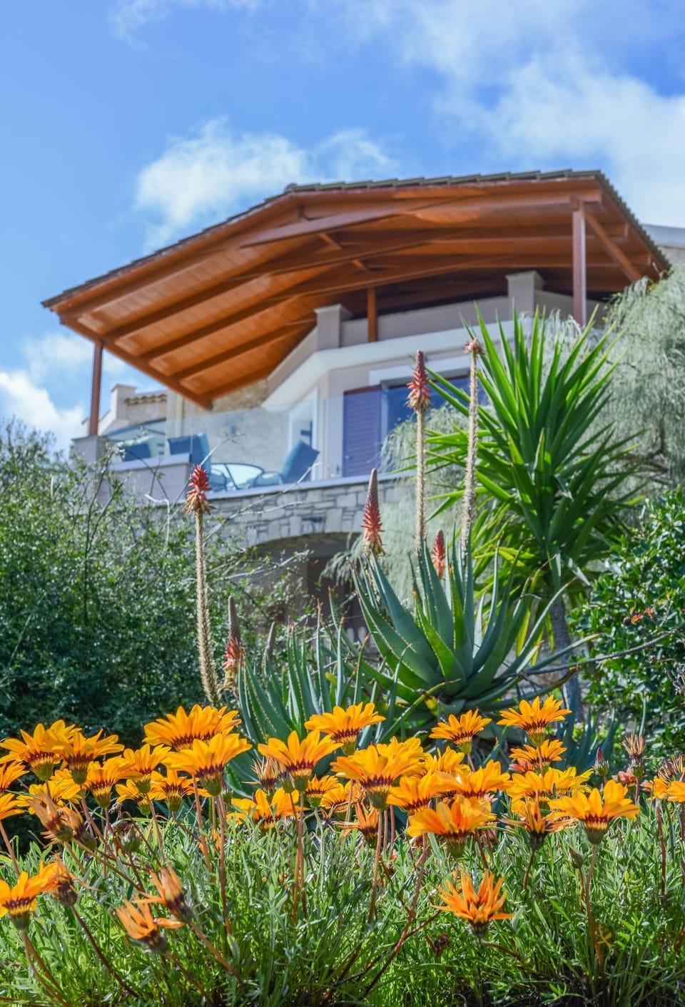 Property building, Spring, Day, Garden, Garden view