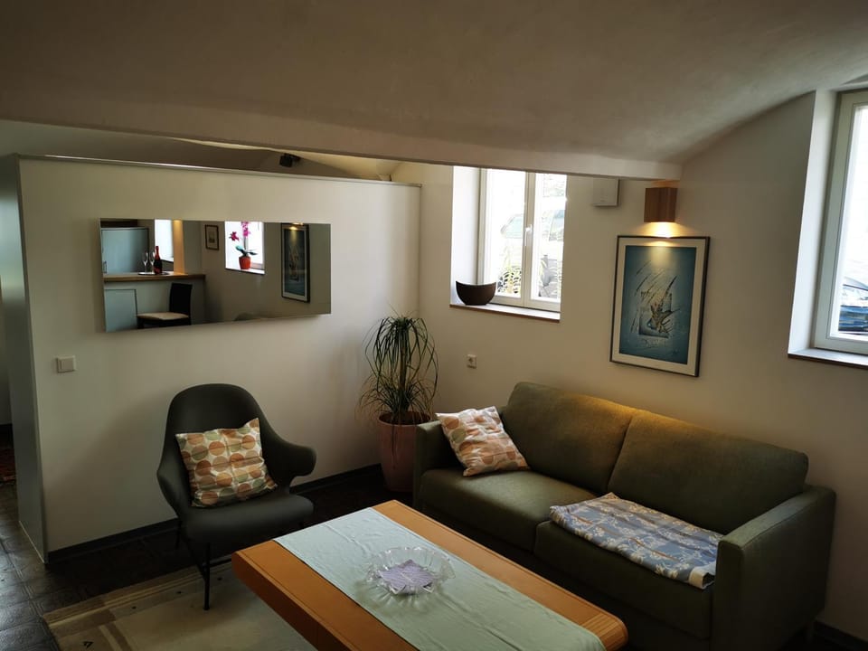 Living room, Photo of the whole room, Seating area