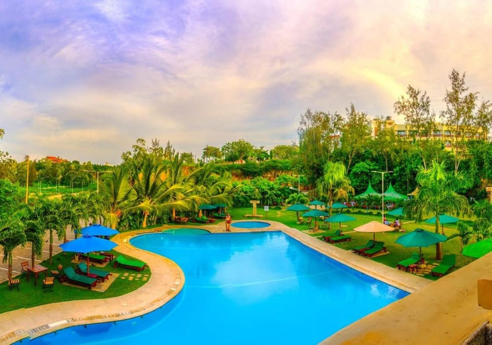 Nearby landmark, Day, Natural landscape, Garden, Garden view, Pool view, Swimming pool