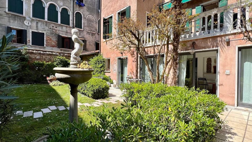 Residence Flowery Apartment in Venice