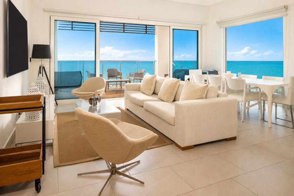 Communal lounge/ TV room, Natural landscape, View (from property/room), Balcony/Terrace, Living room, Sea view