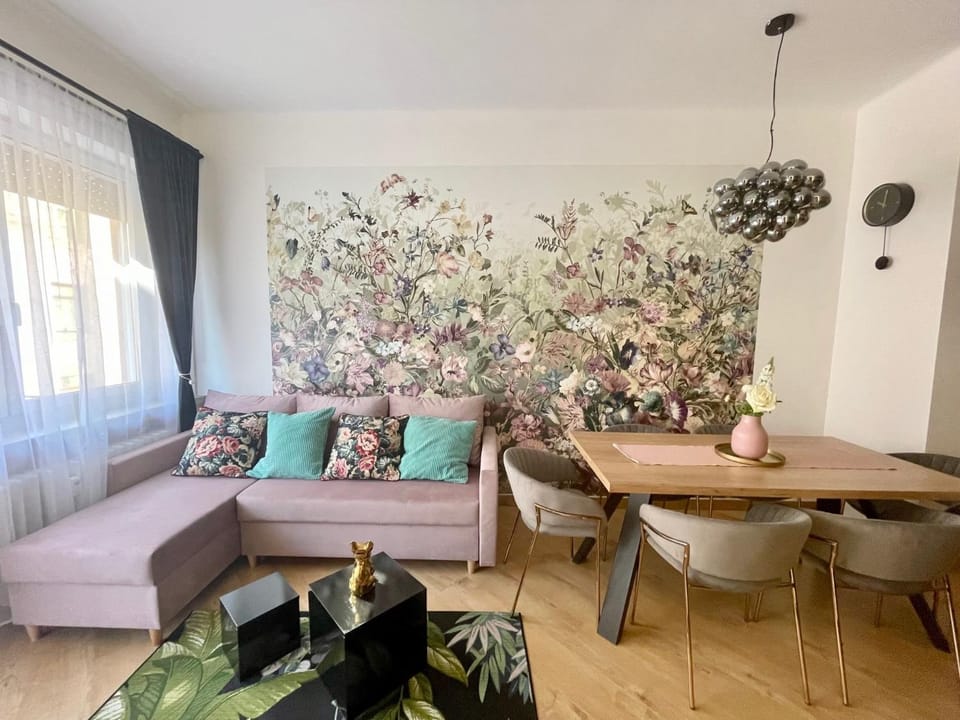 Hollán Residence I 3bdr I 2bathr I FreeParking Apartment in Budapest