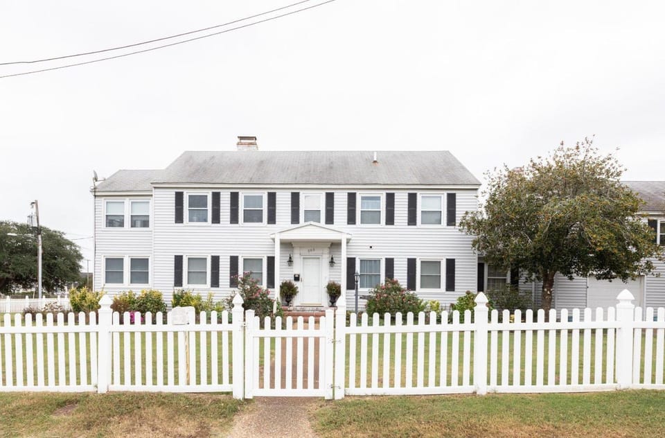 The Seashore Getaway House House in Virginia Beach