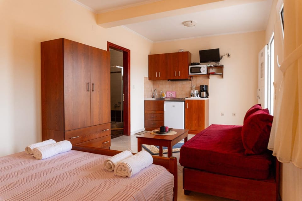Communal lounge/ TV room, Seating area, Bedroom, towels
