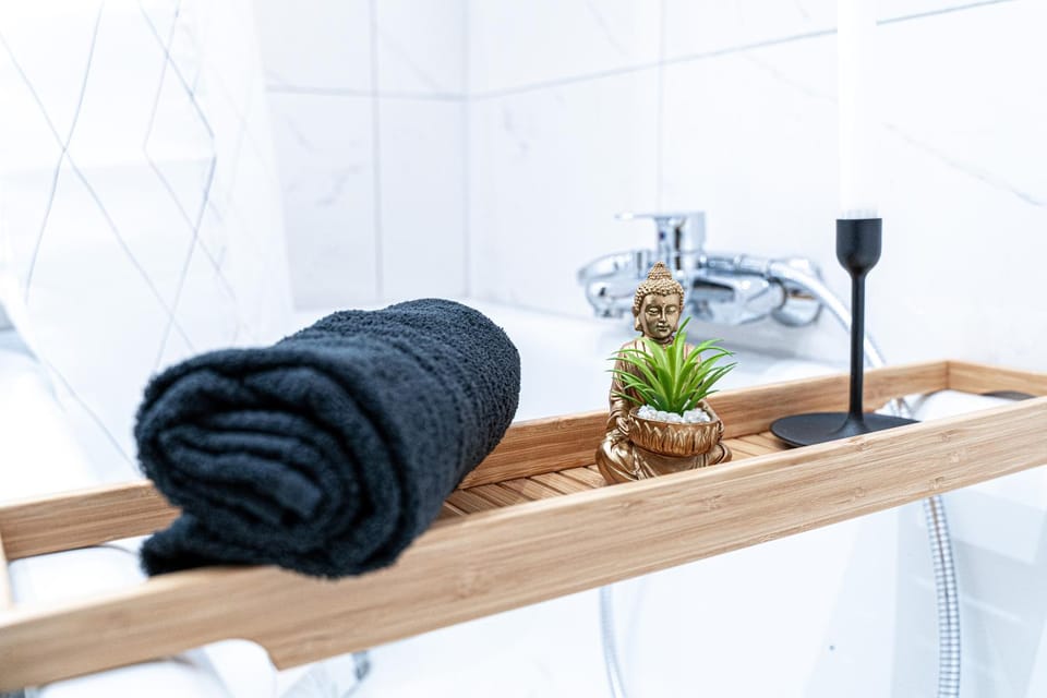 Bathroom, towels