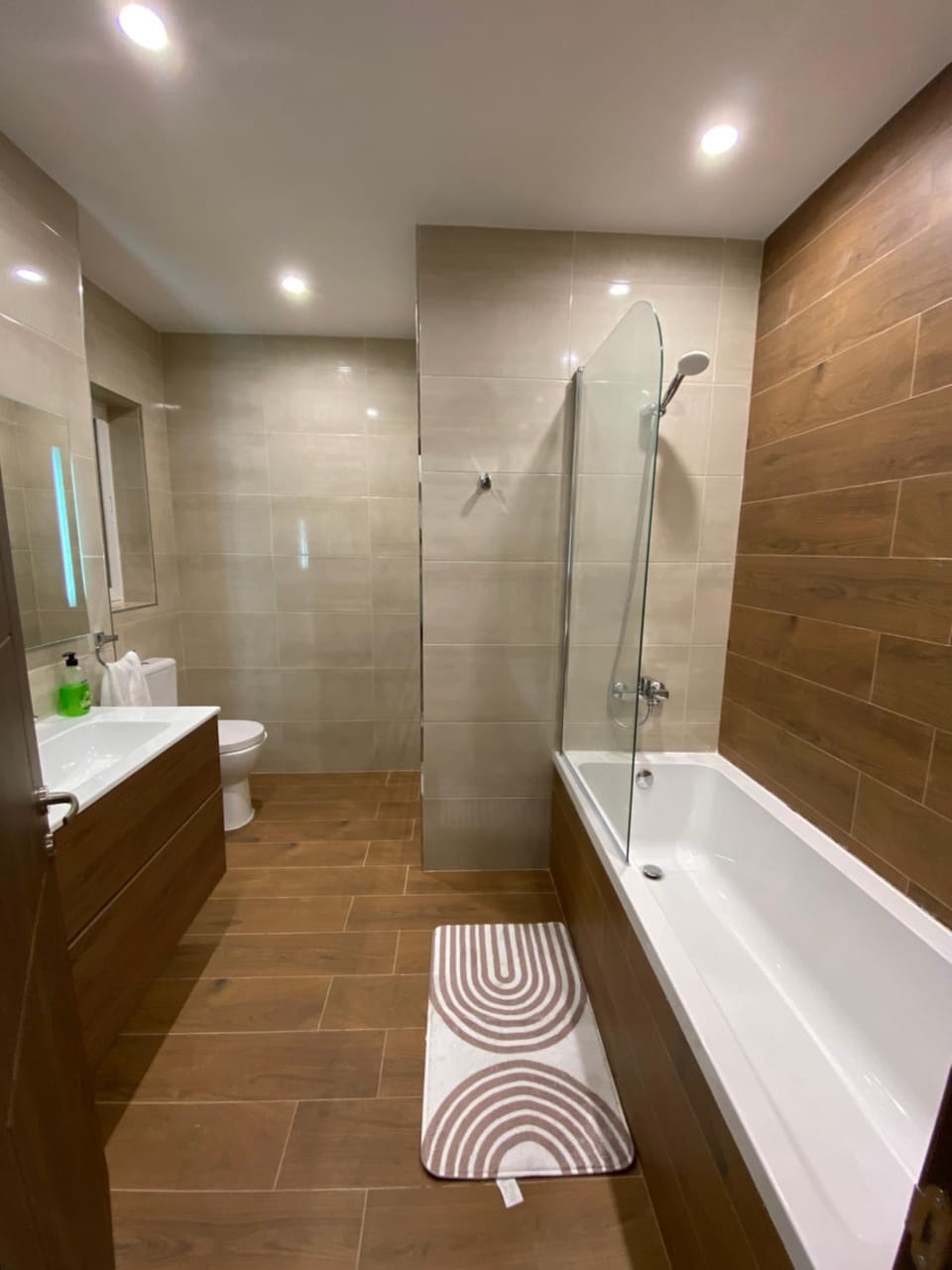 Shower, Bathroom, Bath, towels