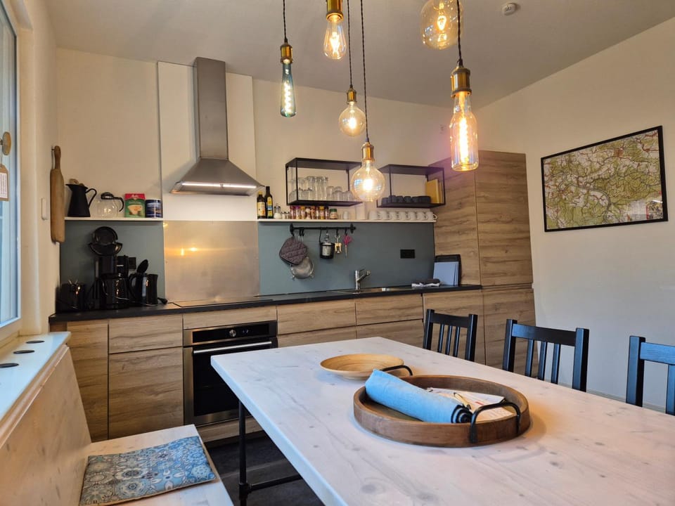 Dining area, kitchen
