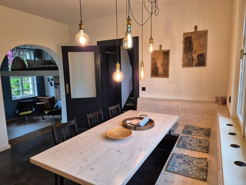 Dining area, kitchen