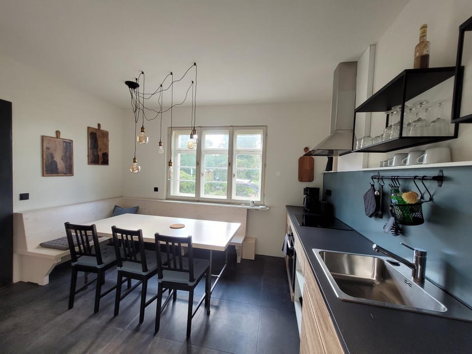 Dining area, kitchen