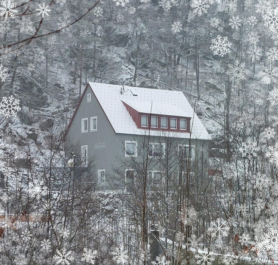 Property building, Winter, Hiking, Hiking