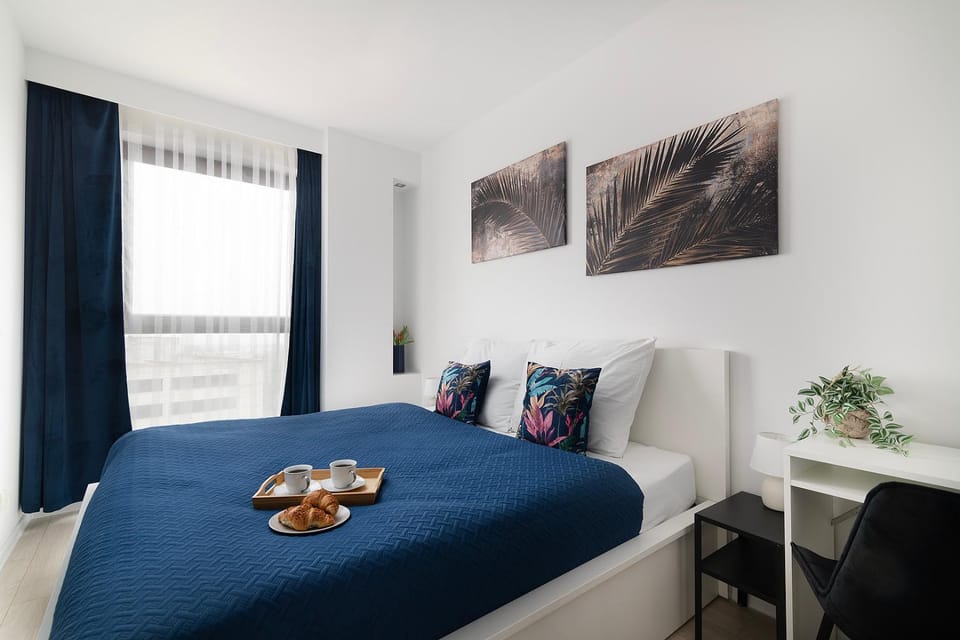 Easy Rent- Metropolitan 75 Hala Globus, 24h Check-in, Zana Apartment in Masovian Voivodeship