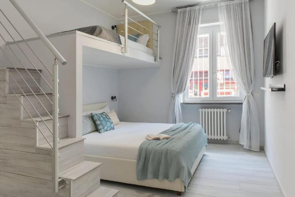Bed, TV and multimedia, Photo of the whole room, Bedroom, internet