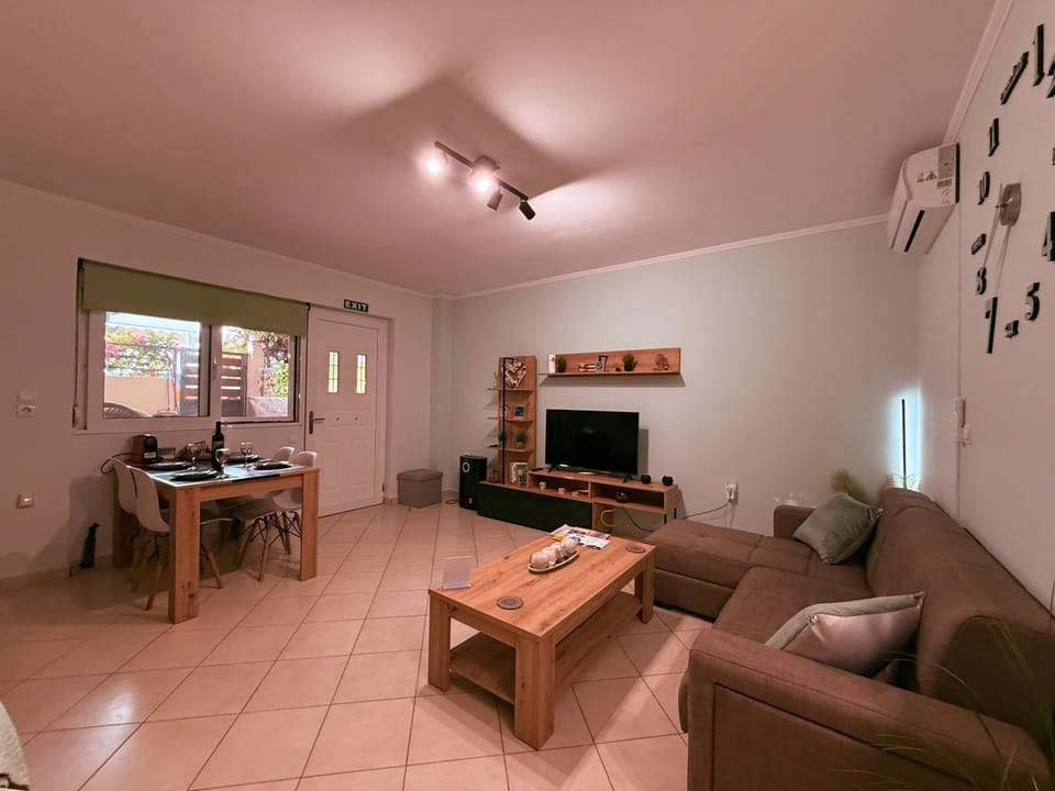 TV and multimedia, Living room, Seating area
