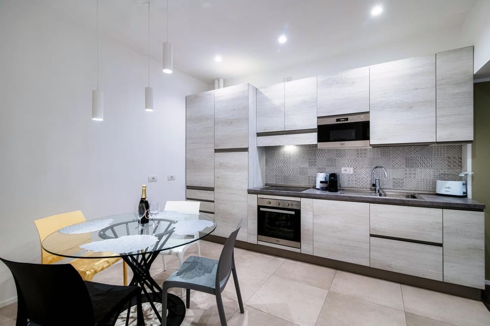 Coffee/tea facilities, Kitchen or kitchenette, Dining area, minibar, pet friendly, stove, toaster