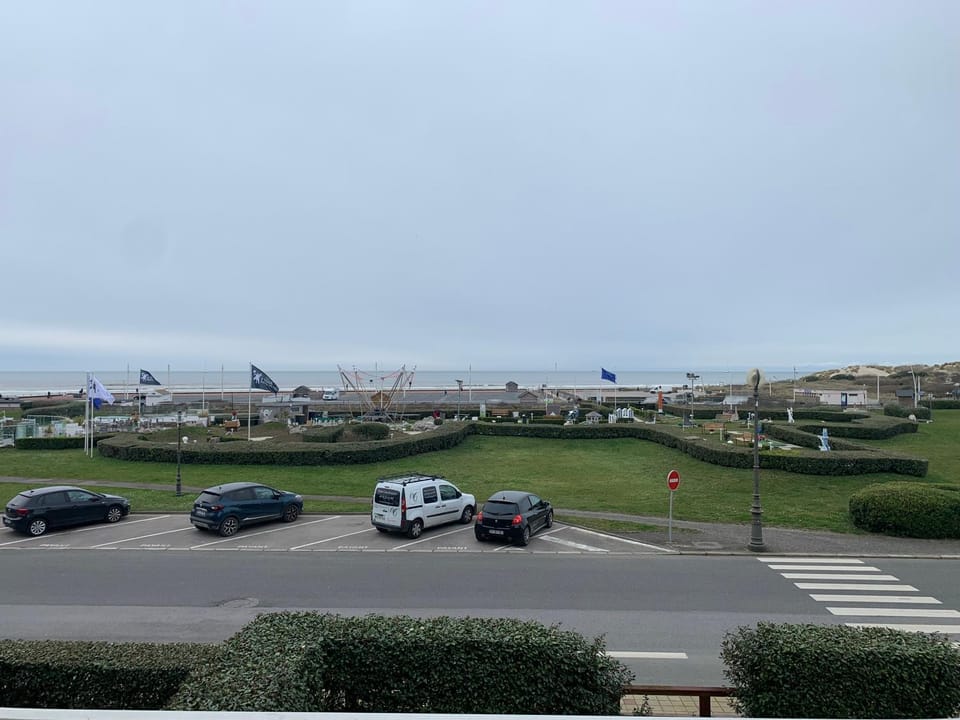 Neighbourhood, Beach, Sea view, Parking