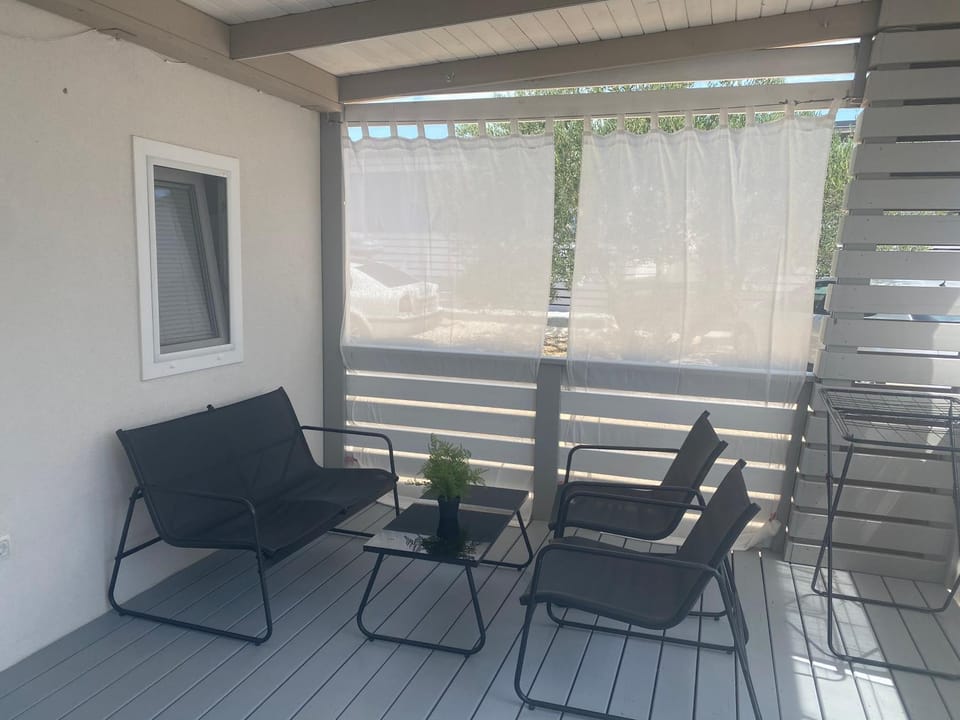 Bea, familly place, free parking and wifi in Camp Dalmatino House in Šibenik-Knin County, Croatia