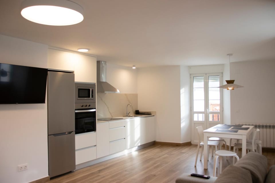 TV and multimedia, Kitchen or kitchenette, Living room, Dining area, minibar, pet friendly, stove