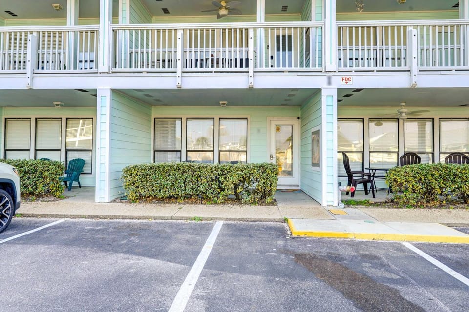 Walkable Panama City Beach Condo w/ Pool Access! House in Panama City Beach
