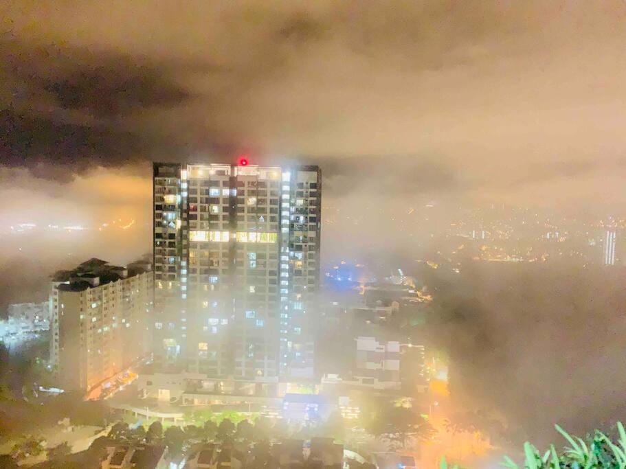 Venice Hill Condo Palazzo Azura Tower 10 1600sf with Mountain Fresh Air Apartment in Hulu Langat