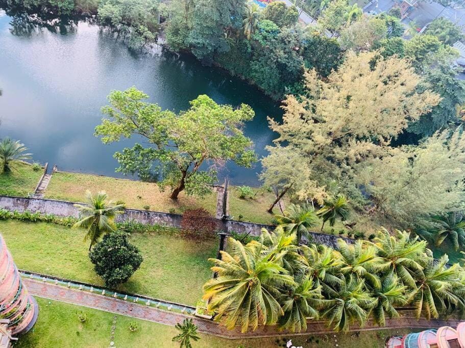 Venice Hill Condo Palazzo Azura Tower 10 1600sf with Mountain Fresh Air Apartment in Hulu Langat
