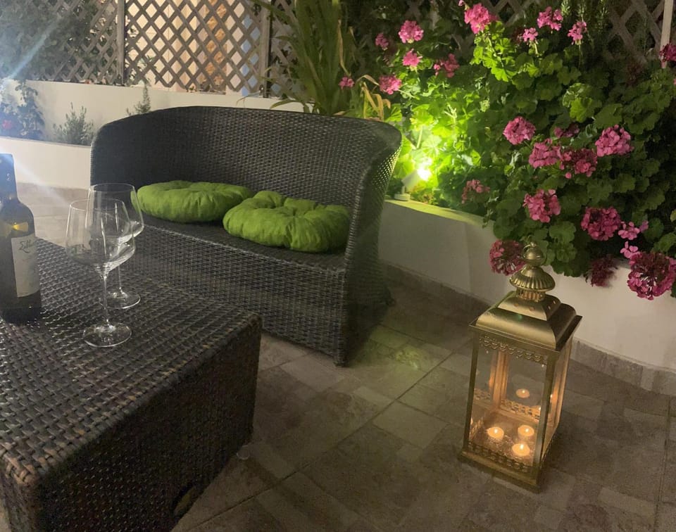 Garden, Seating area, Inner courtyard view