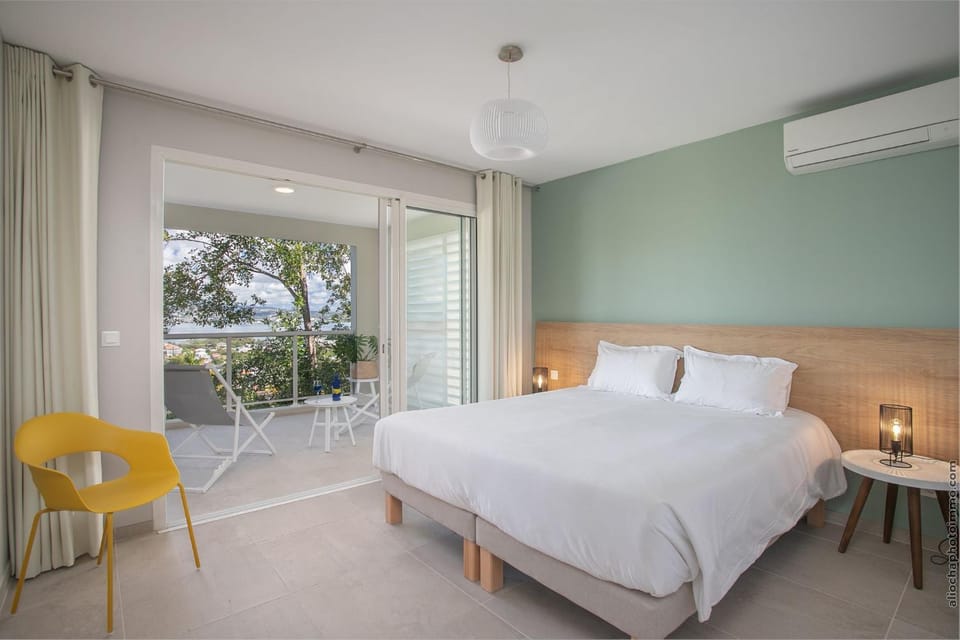 Bed, Bedroom, air conditioner