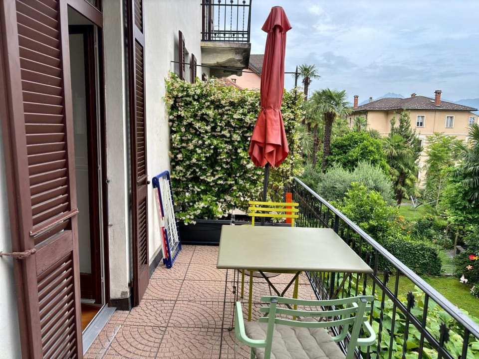 la meta appartamento vista lago con parcheggio Apartment in Locarno
