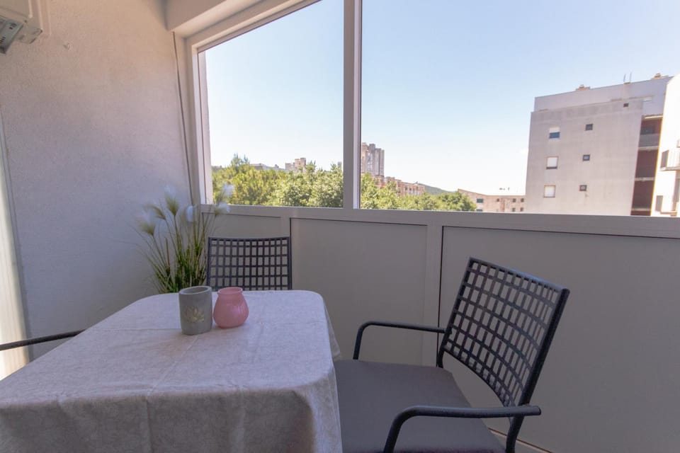 View (from property/room), Balcony/Terrace, Seating area