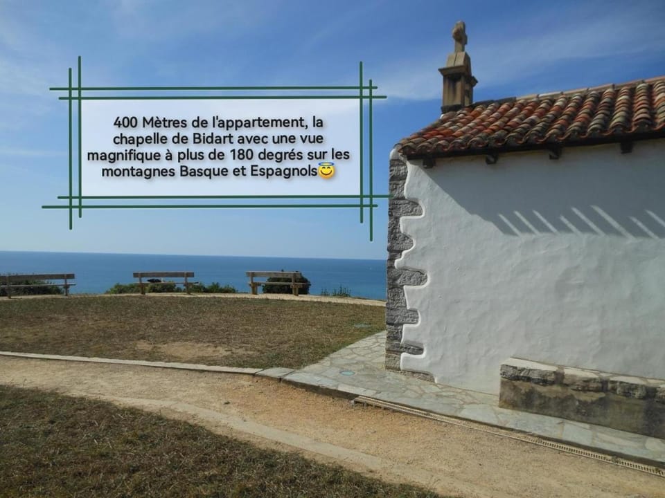300 M Plages et Plein Centre MairieT3 Duplex Apartment in Bidart