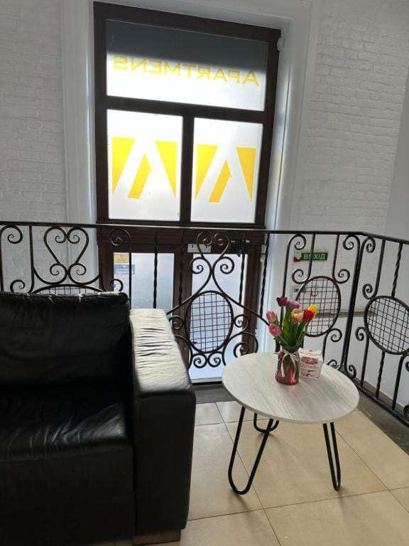 Kitchen or kitchenette, Seating area