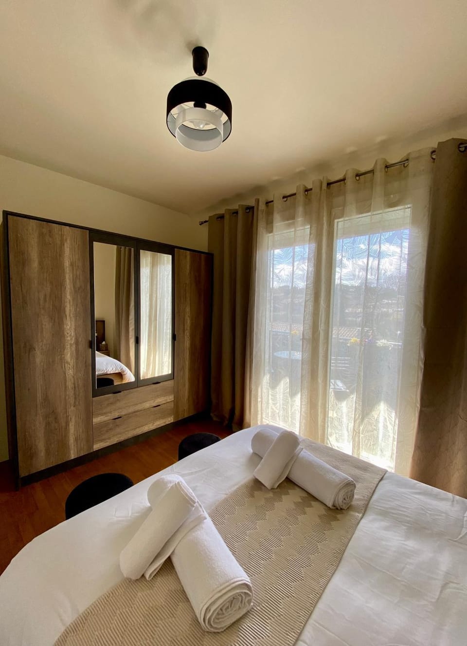 Bed, Photo of the whole room, Bedroom, towels