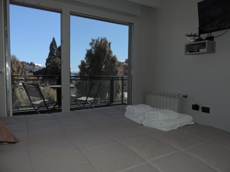Bed, View (from property/room), Balcony/Terrace, Bedroom, towels