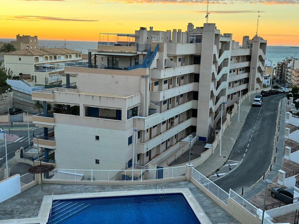Neighbourhood, Pool view, Sea view, Street view