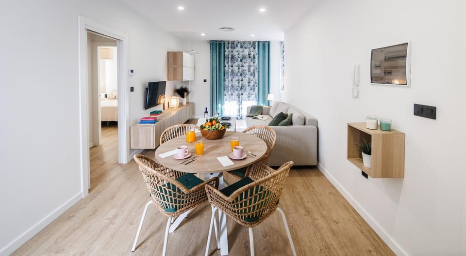Living room, Dining area