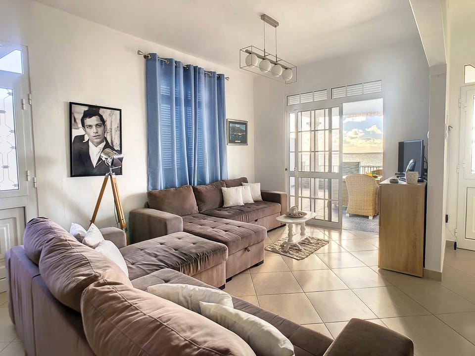 Naya Beach House by LovelyStay House in Madeira District