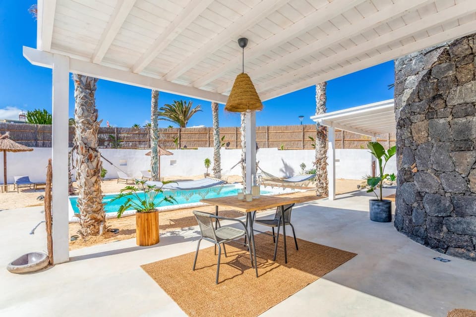 Balcony/Terrace, Balcony/Terrace, Dining area, Pool view, Swimming pool