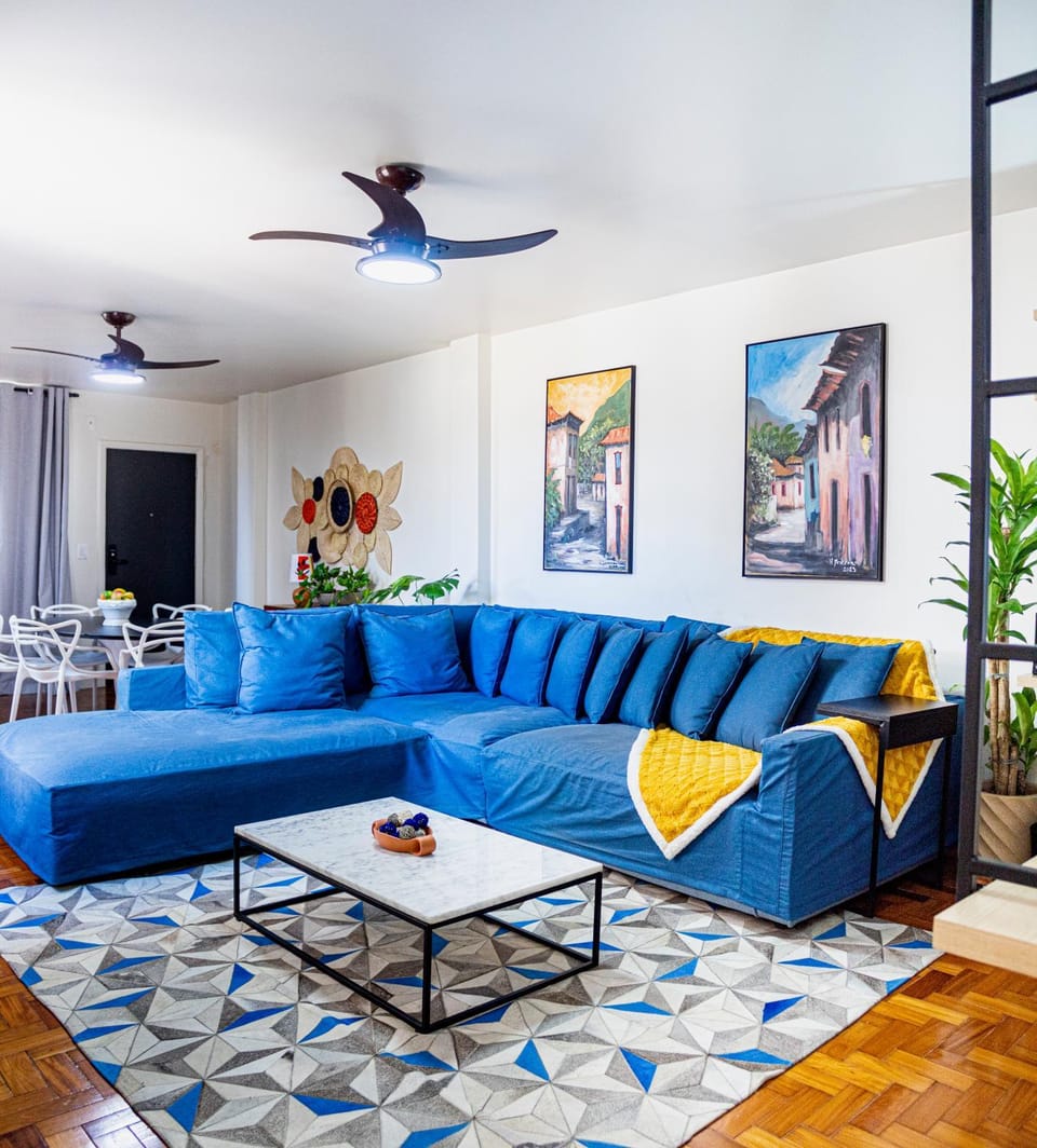 03 quartos , todo reformado, no posto 6 de COPACABANA enorme, 6 camas, ao lado de Arpoador e Ipanema , tudo climatizado , wifi e 3 smart tv, pauloangerami RP144 Apartment in Rio de Janeiro