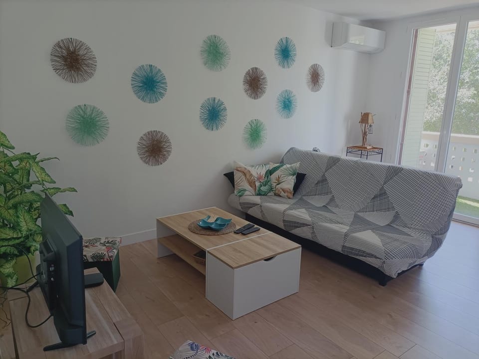 LE LAVARIN Balcon et Parking privé WIFI Apartment in Avignon