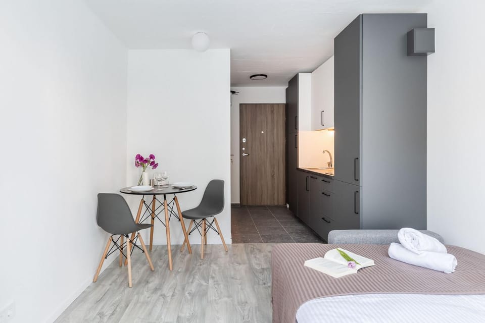 Bed, Living room, Seating area, Dining area, towels, wardrobe