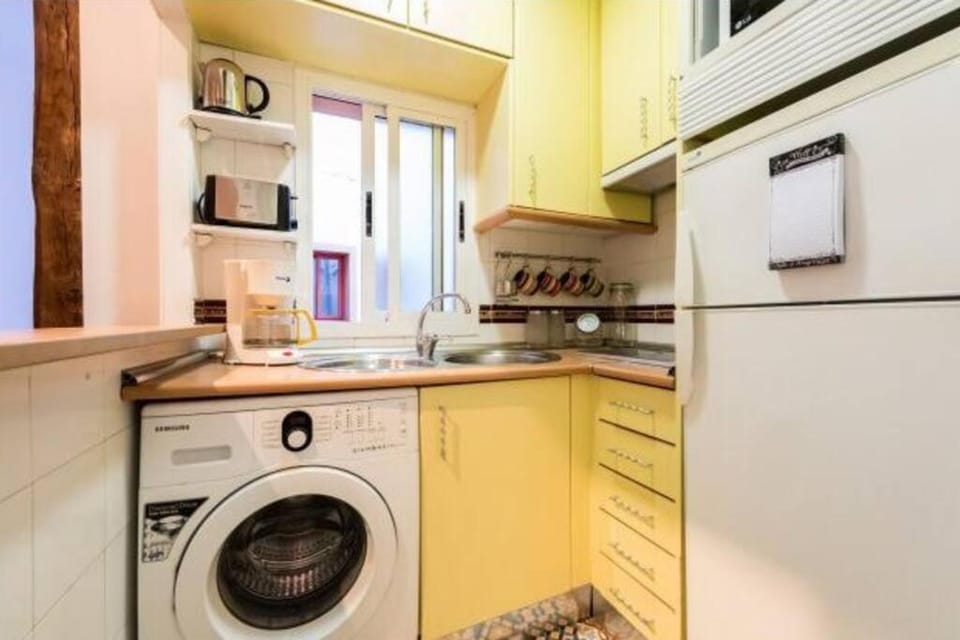 Coffee/tea facilities, Kitchen or kitchenette, washing machine