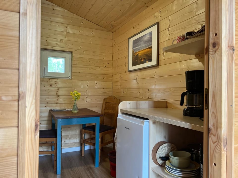 Dining area, Food