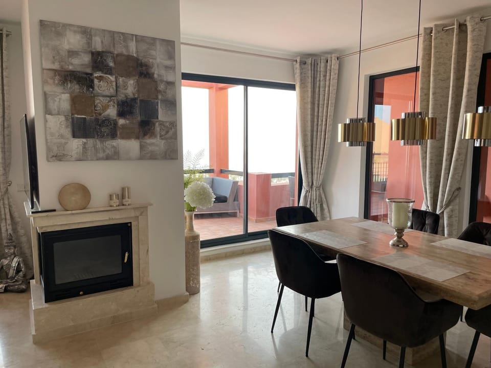 Dining area, flat iron