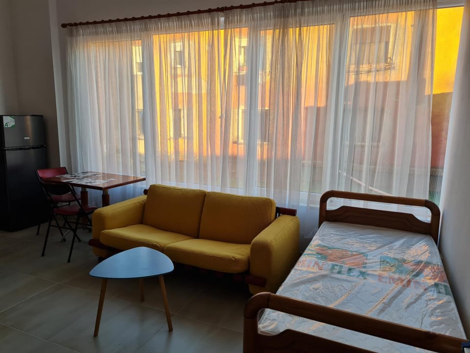 Sunny studio in new complex Apartment in Tirana