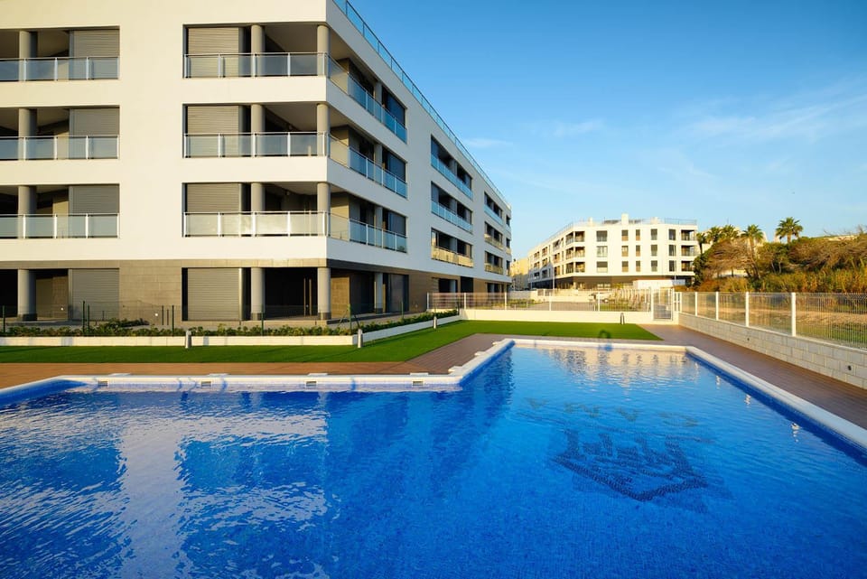Property building, Pool view, Swimming pool