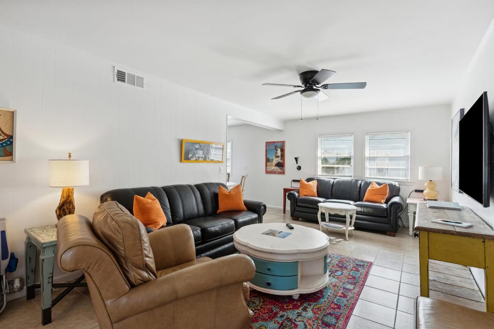 Folly Vacation Great Location, Vintage and Fun 120 Unit B House in Folly Beach