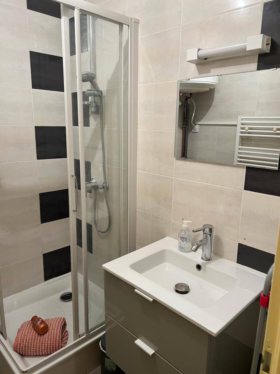 Studio charpenne Apartment in Villeurbanne