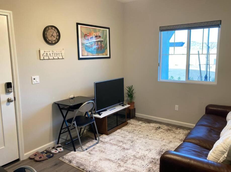 Country-Style Modern Living Suite w/Queen Bed House in Roseville