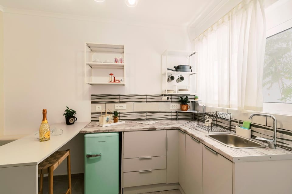 Kitchen or kitchenette, pet friendly, stove